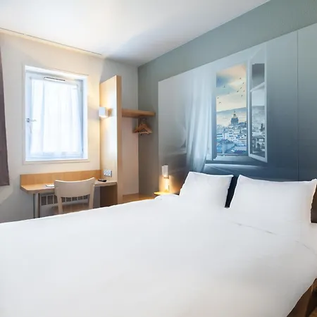 Maurepas Hotel 2*