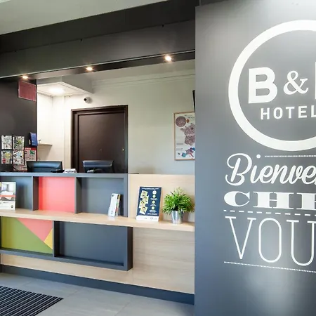 B&B Hôtel MAUREPAS Hotel 2*