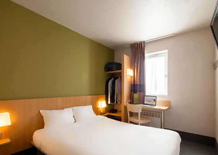 B&B Hotel Maurepas Hotel 2*