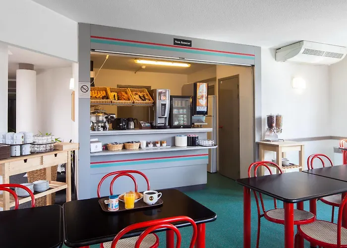 Hotel B&B Hotel Maurepas 2*